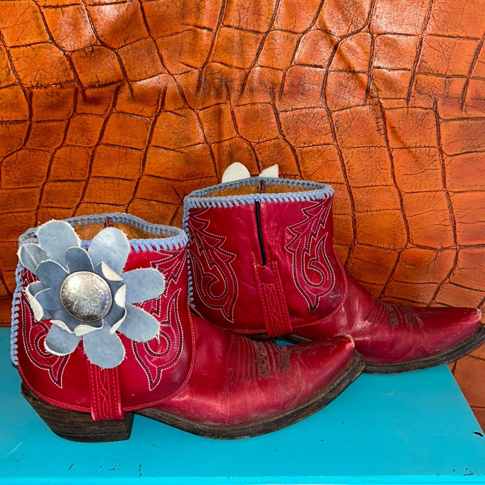 Vintage woman, Handmade booties